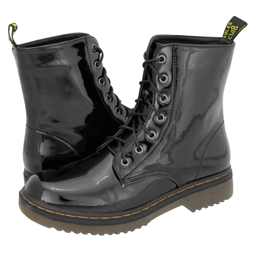 Miss NV Taubey low boots